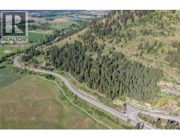 1600 Mountain View Avenue, Lumby, BC V0E2G0 Photo 17