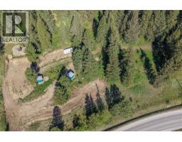 1600 Mountain View Avenue, Lumby, BC V0E2G0 Photo 12