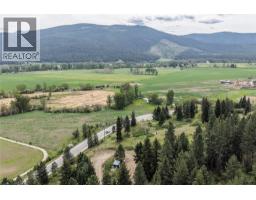 1600 Mountain View Avenue, Lumby, BC V0E2G0 Photo 7