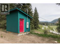 1600 Mountain View Avenue, Lumby, BC V0E2G0 Photo 15