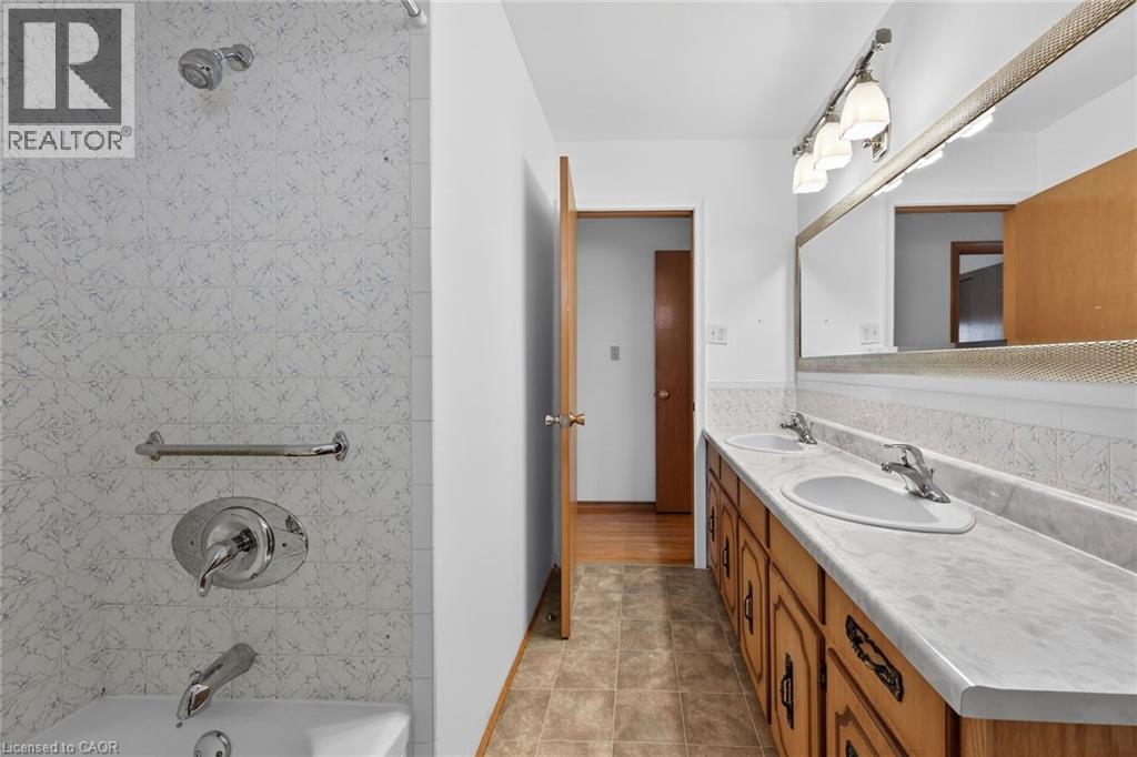 336 MONTMORENCY Drive, Hamilton, Ontario, L8K5H4 — Photo 36
