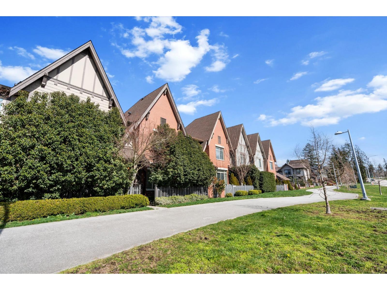 16447 24 Avenue - main photo