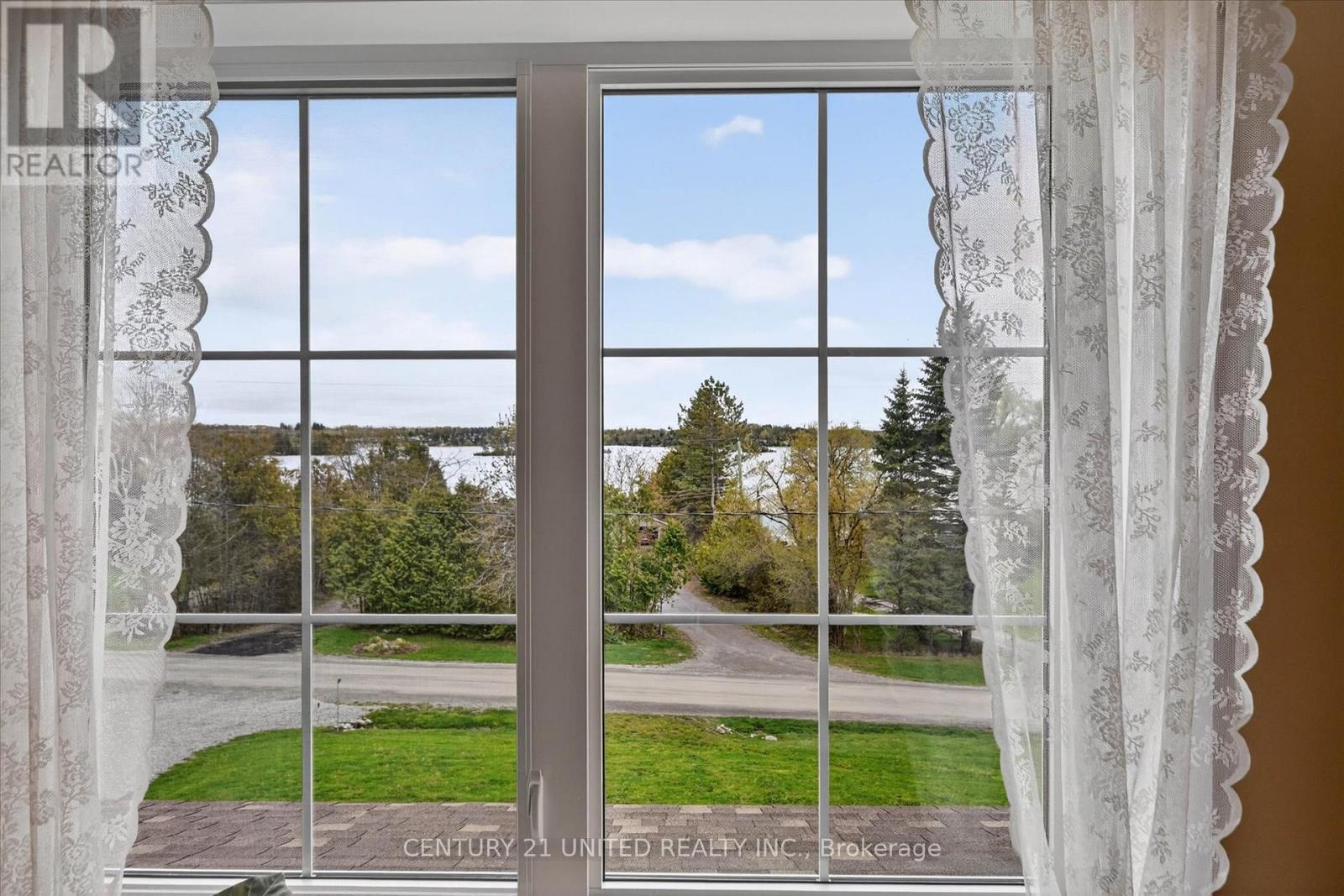 38 DARLING DRIVE - 26