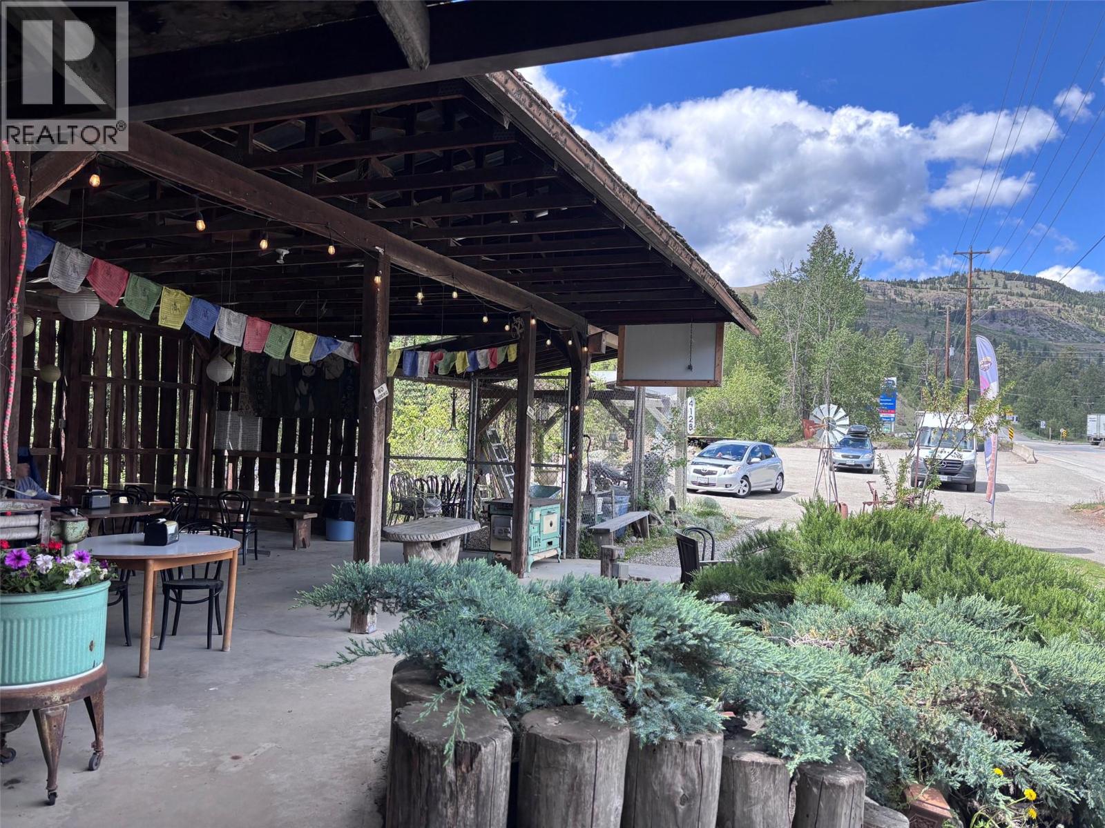  4128 3 Highway, Rock Creek