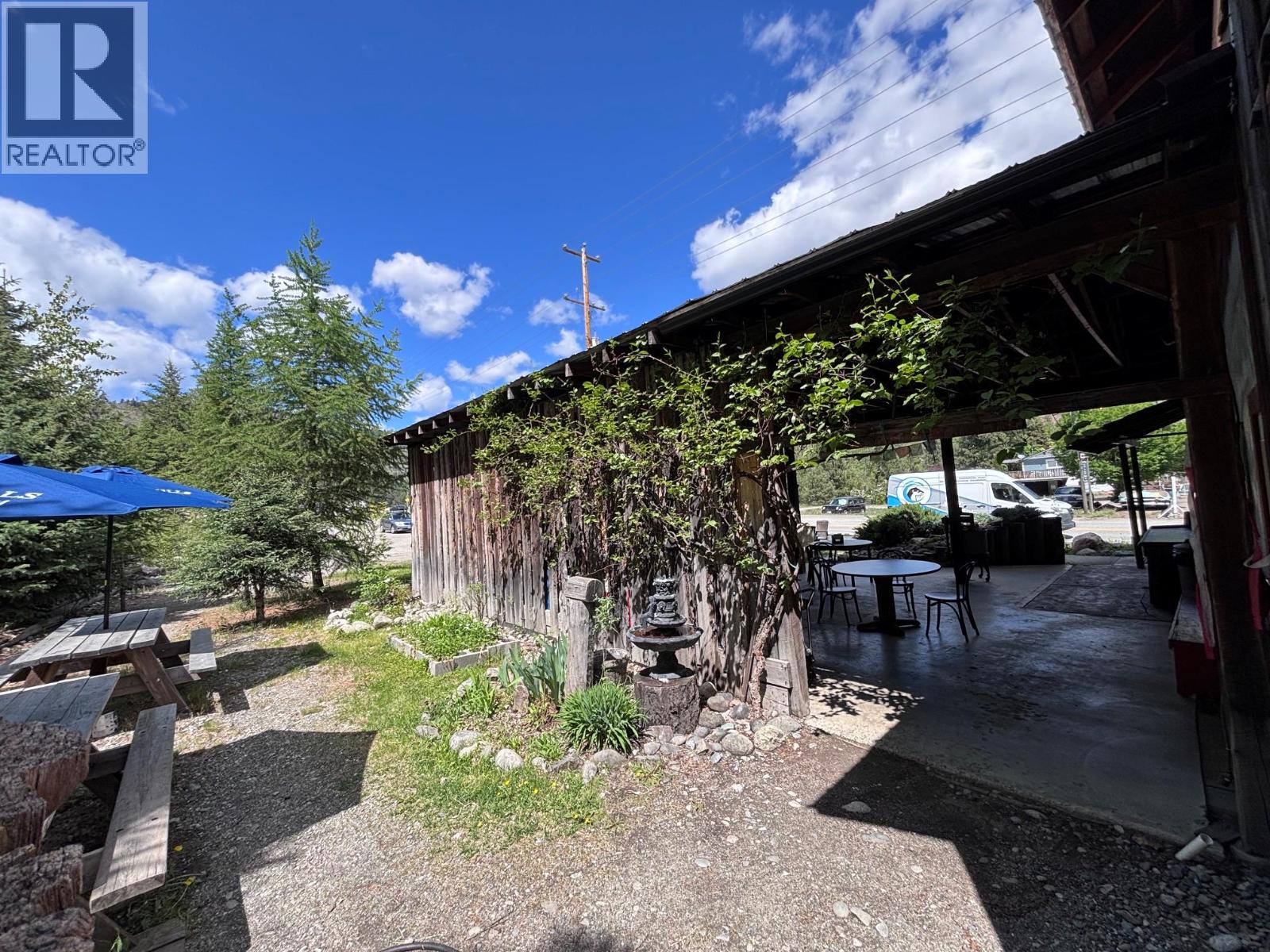  4128 3 Highway, Rock Creek