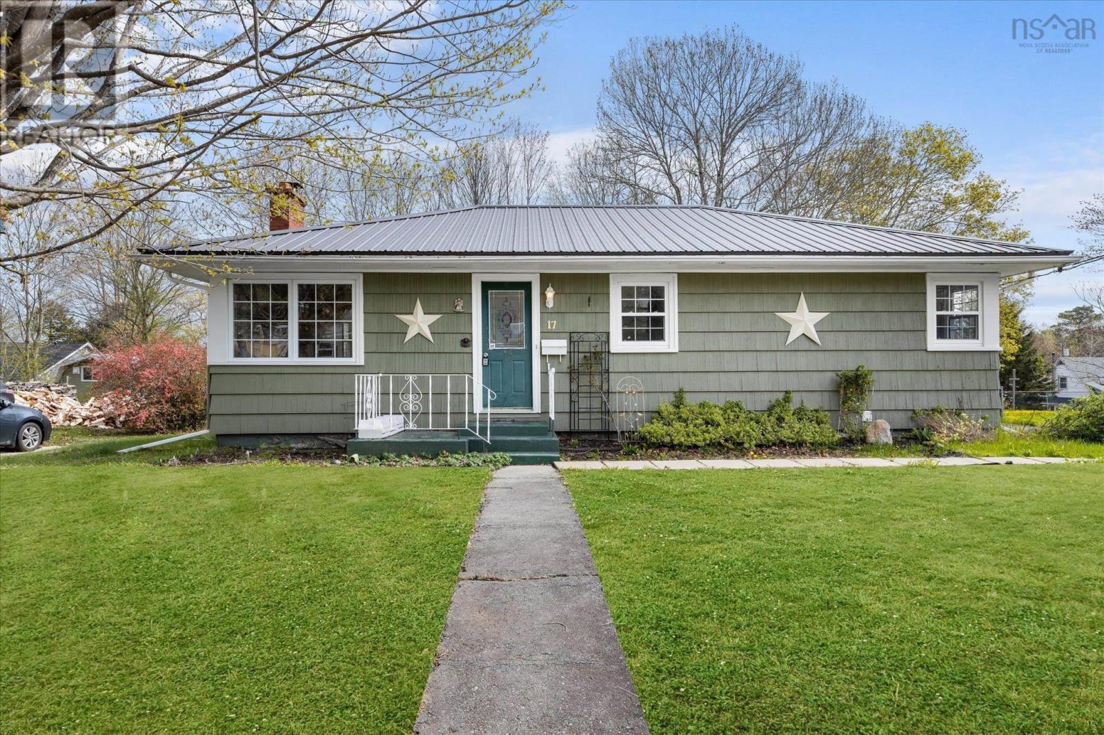 Property 28 of 34 of 17 Parkdale Avenue