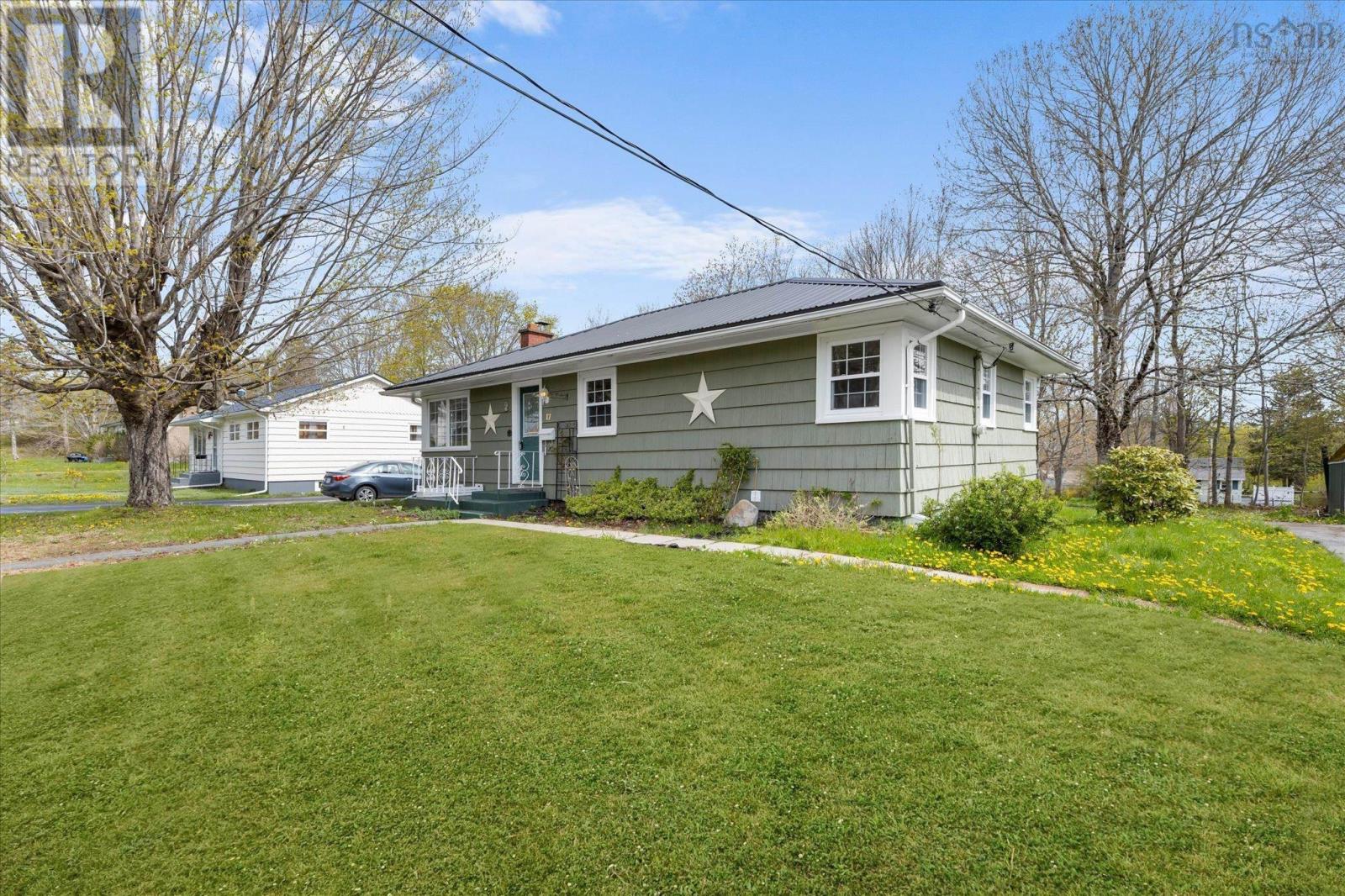 Property 29 of 34 of 17 Parkdale Avenue