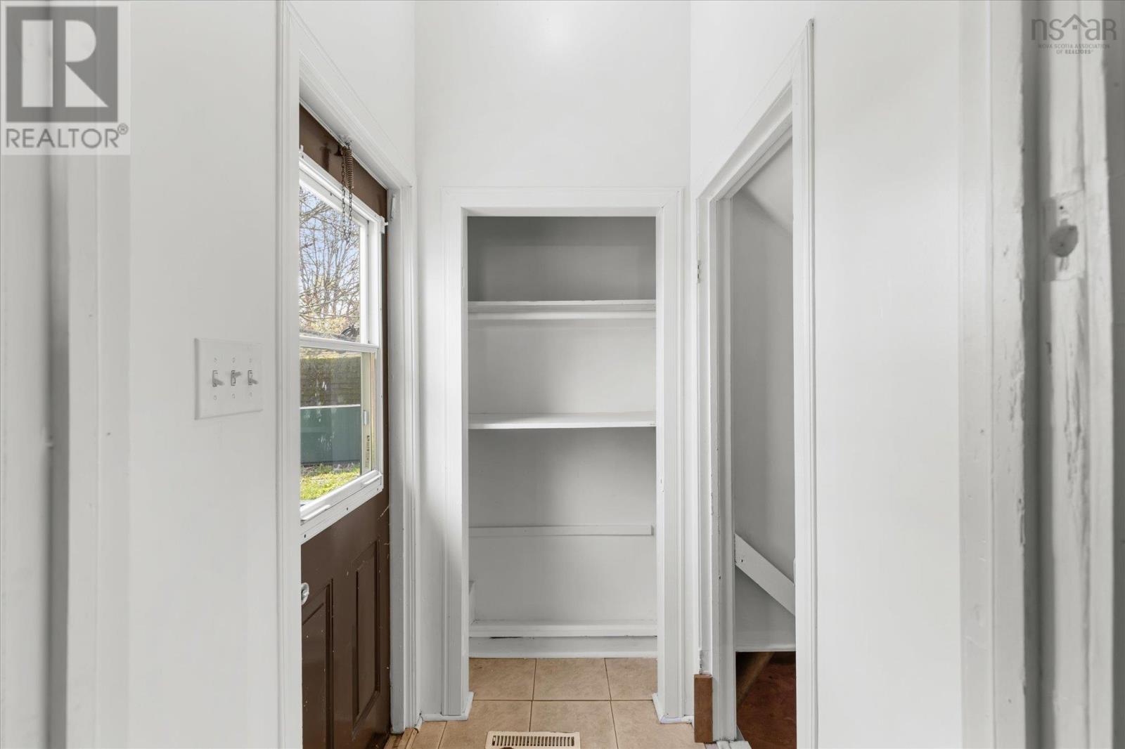 Property 7 of 34 of 17 Parkdale Avenue