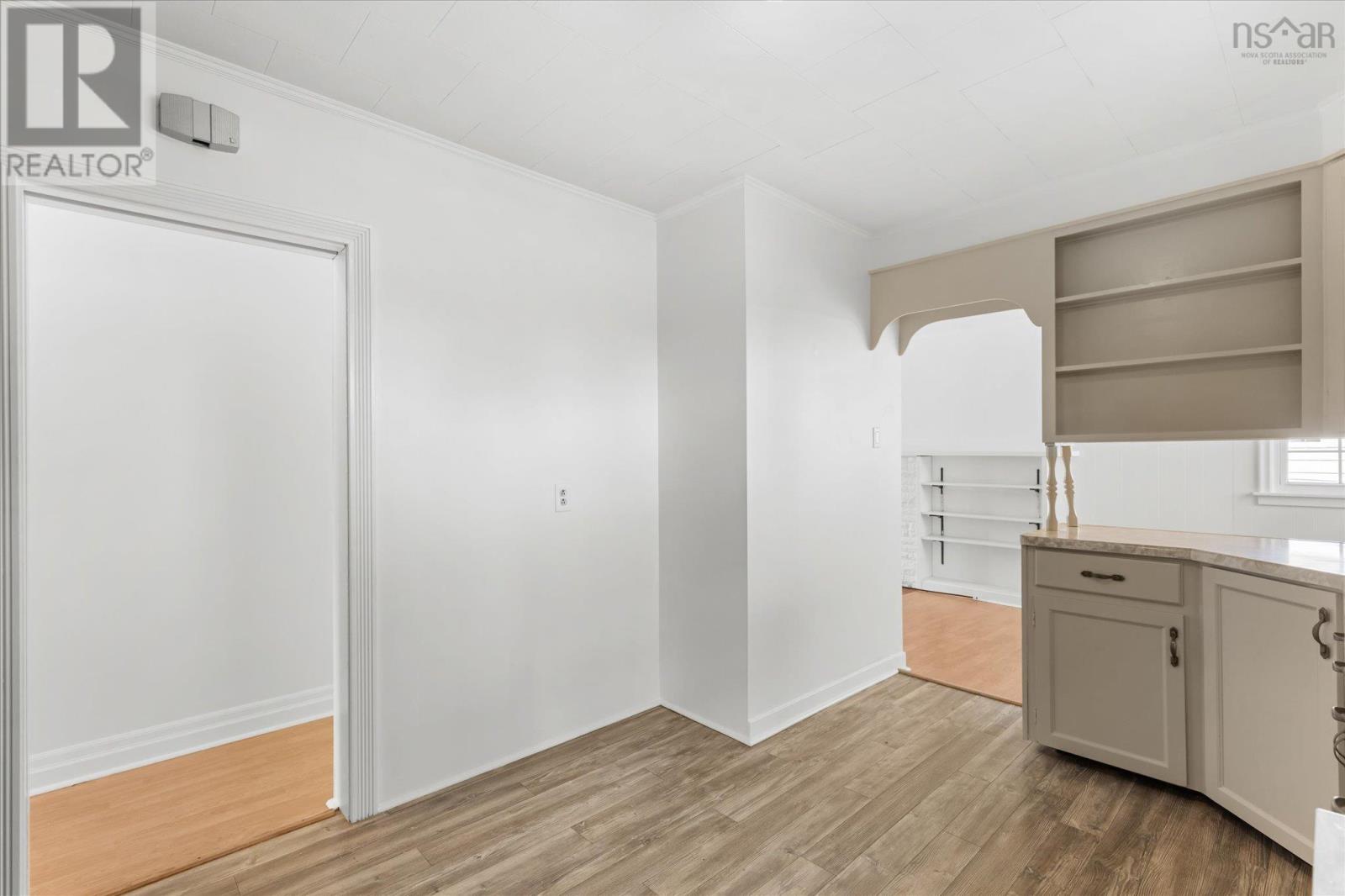 Property 11 of 34 of 17 Parkdale Avenue