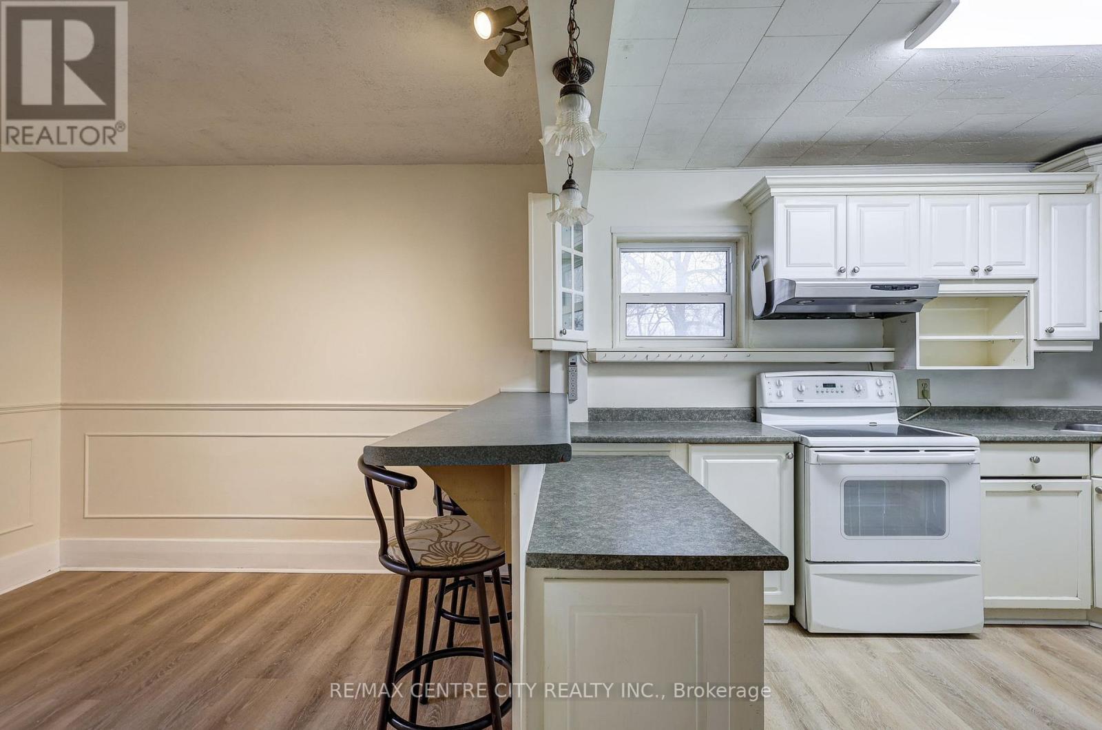 84 WHARNCLIFFE ROAD S - 31