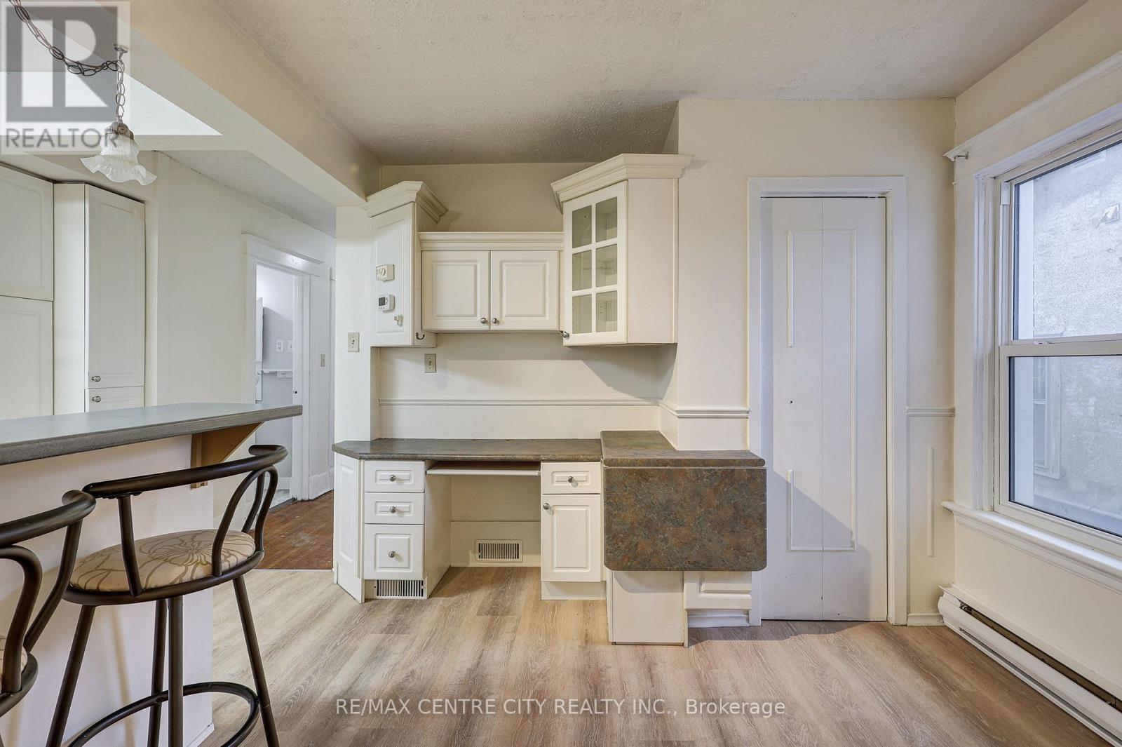 84 WHARNCLIFFE ROAD S - 38