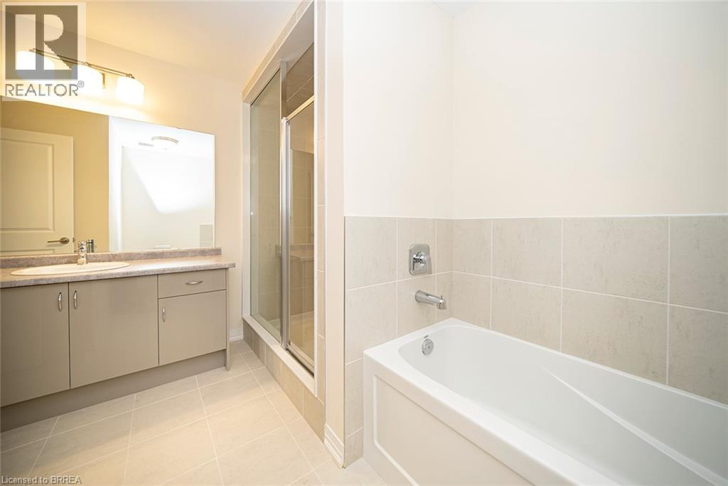 31 WAKELING Drive, Brantford, Ontario, N3V0B8 — Photo 2