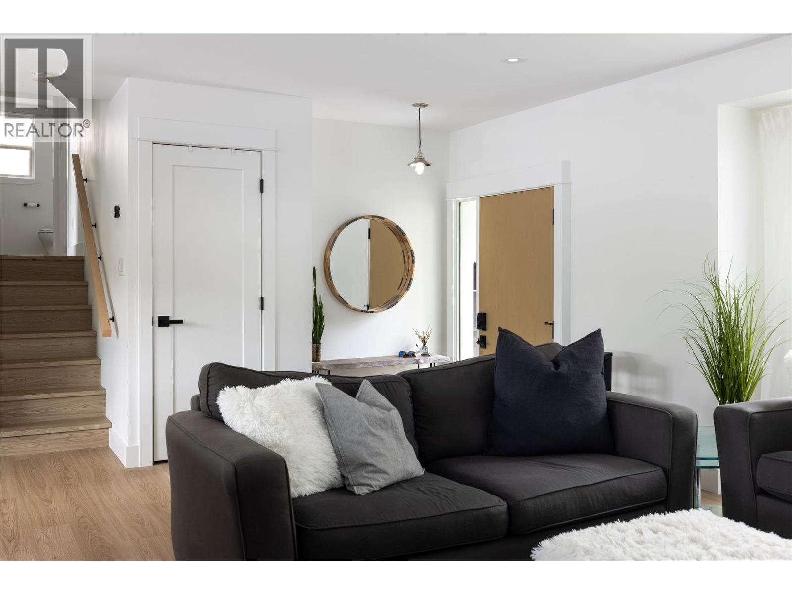 4265 Lakeshore Road - 16
