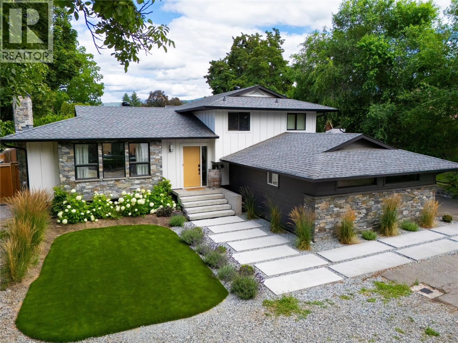 4265 Lakeshore Road, Kelowna