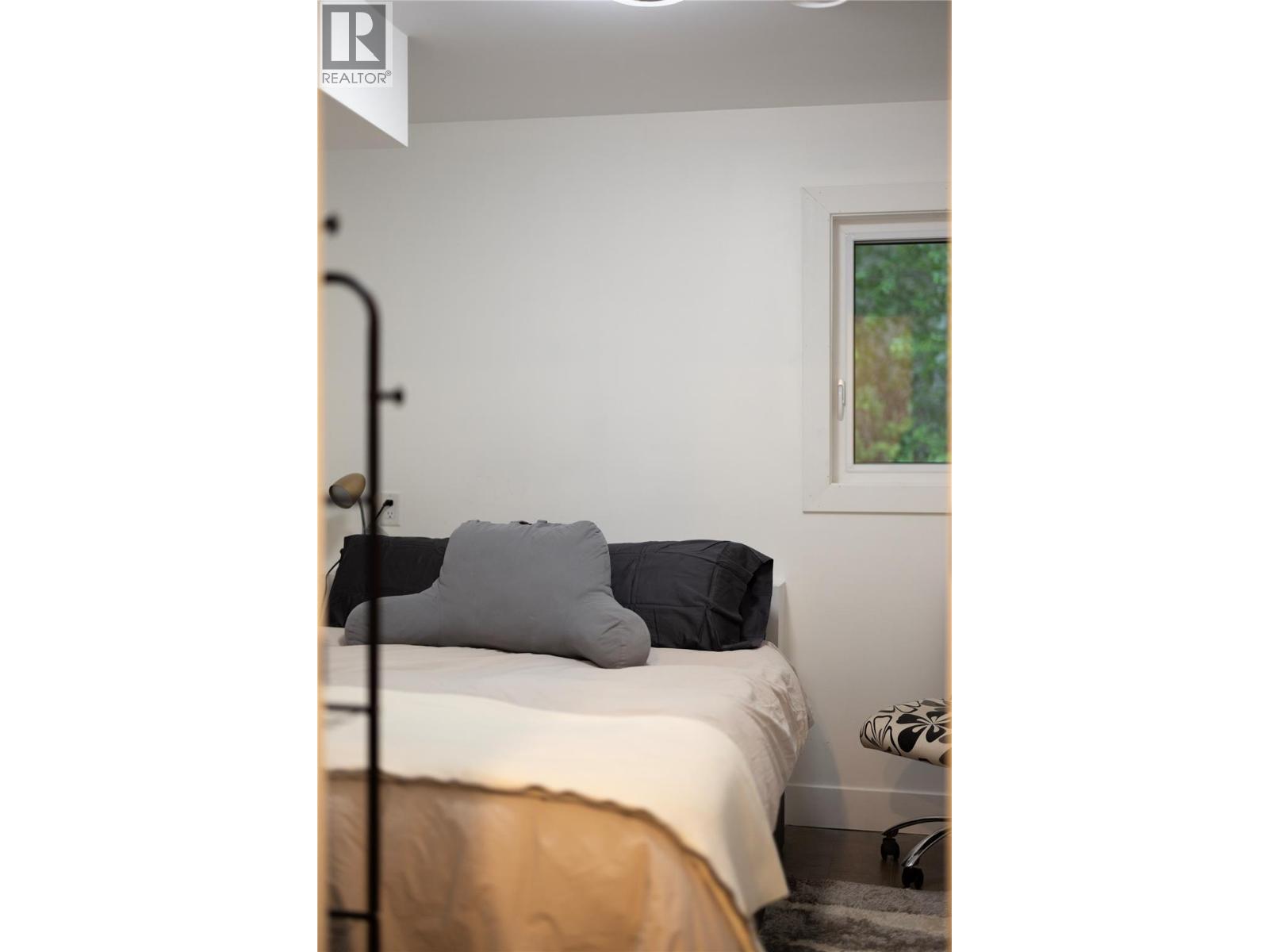 4265 Lakeshore Road - 23