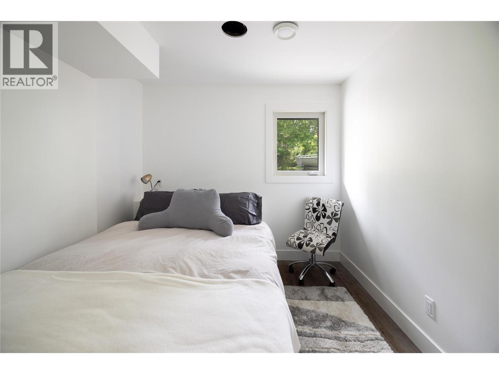 4265 Lakeshore Road - 25