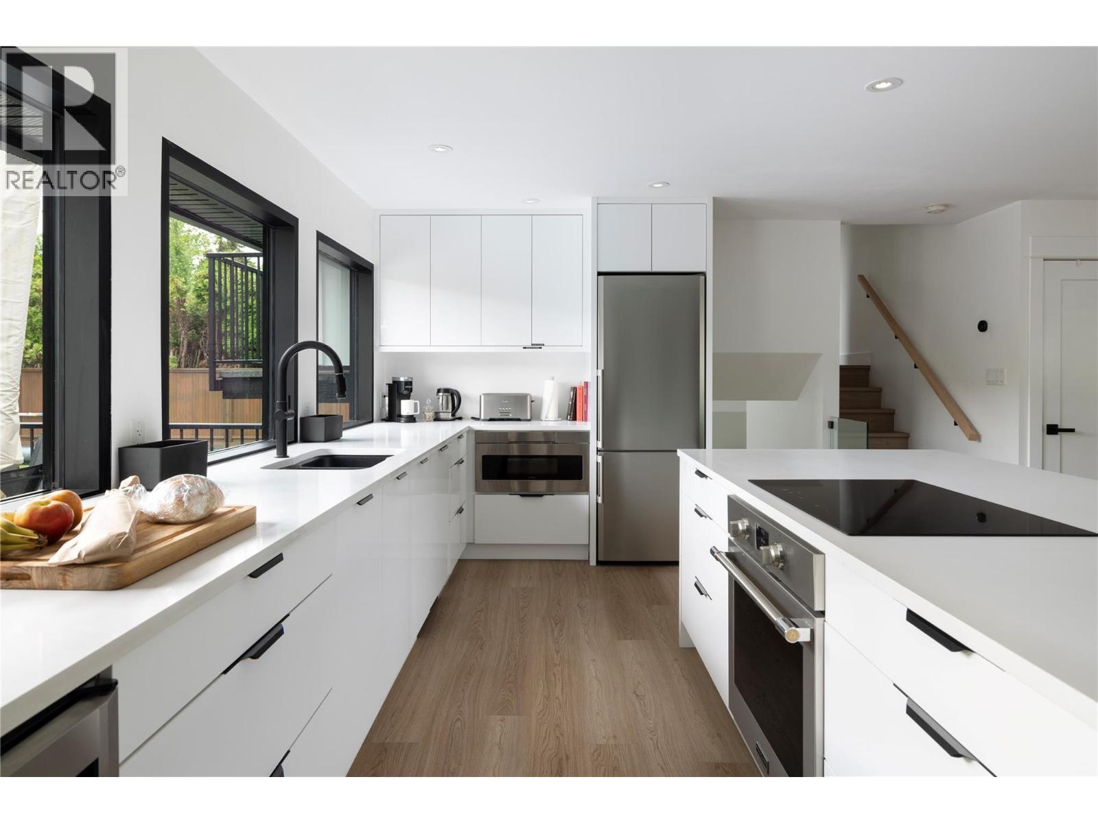 4265 Lakeshore Road, Kelowna