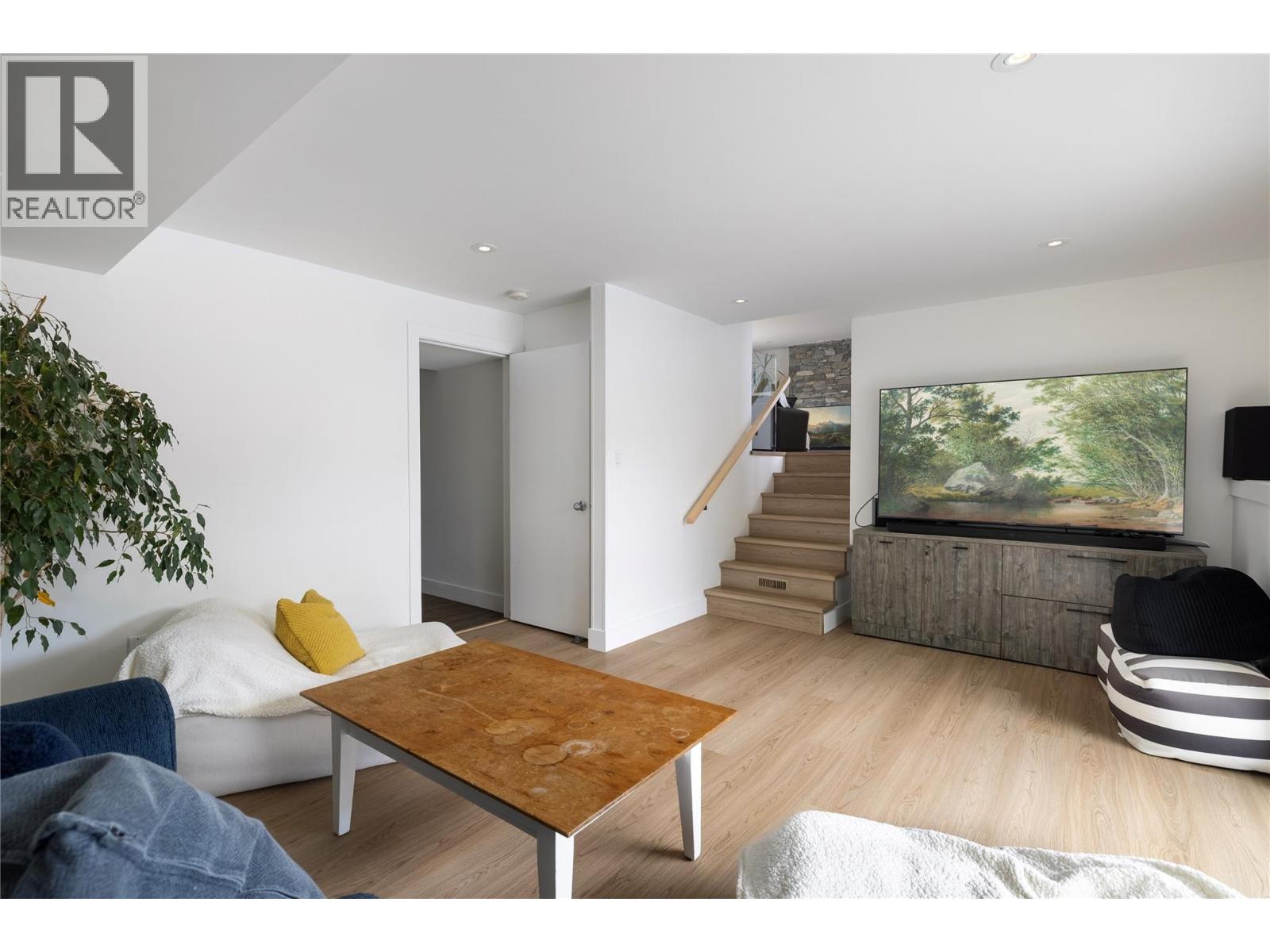 4265 Lakeshore Road - 38