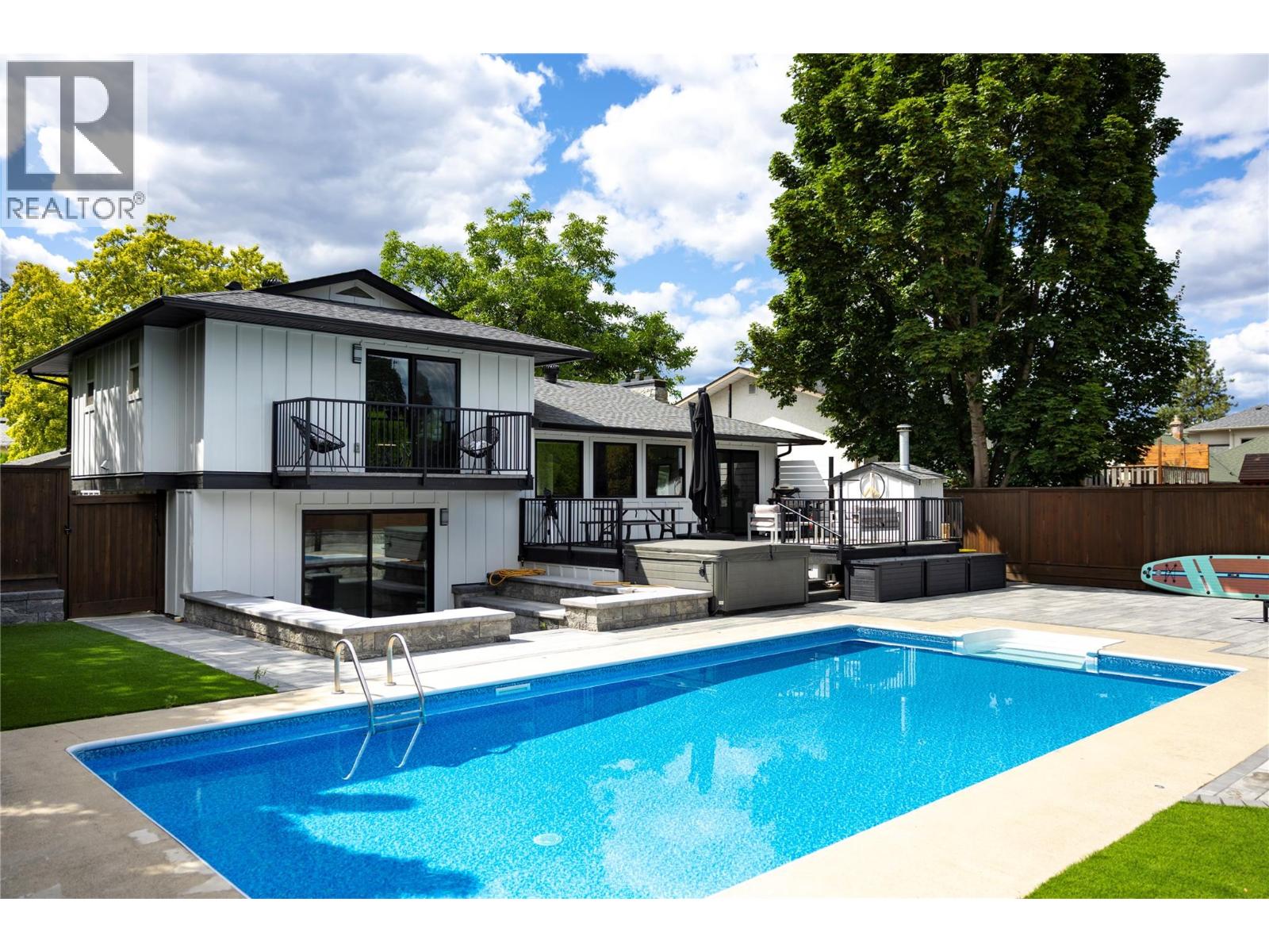 4265 Lakeshore Road, Kelowna