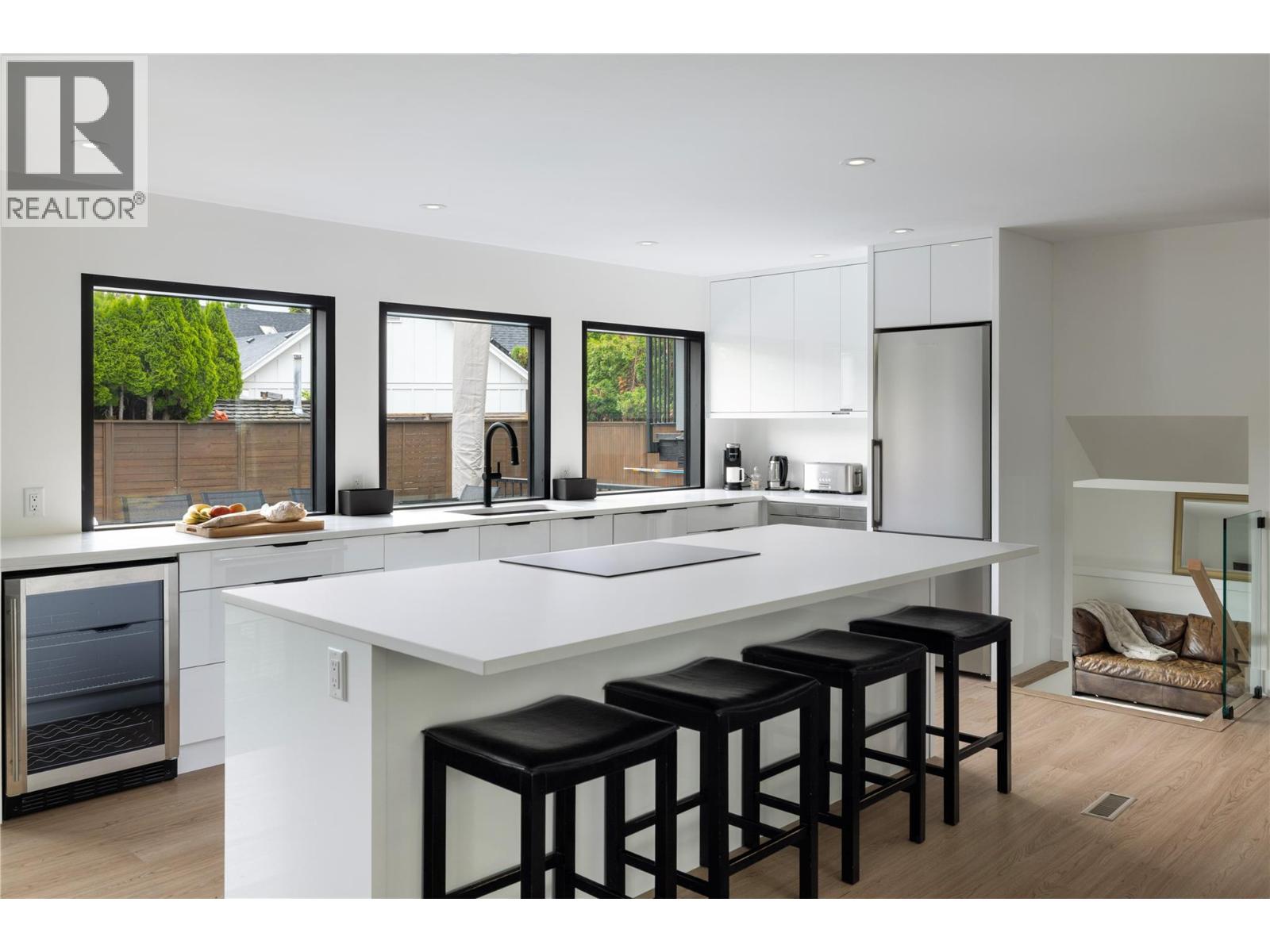 4265 Lakeshore Road, Kelowna