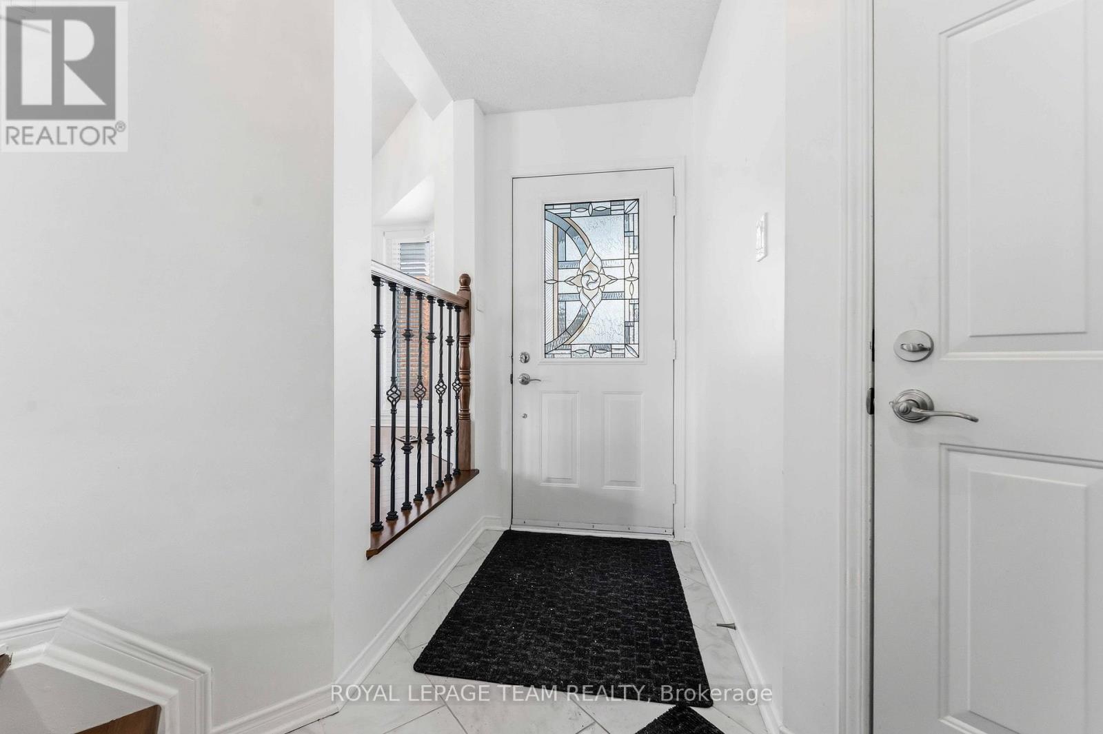 27 HIGHMONT COURT - Image 2