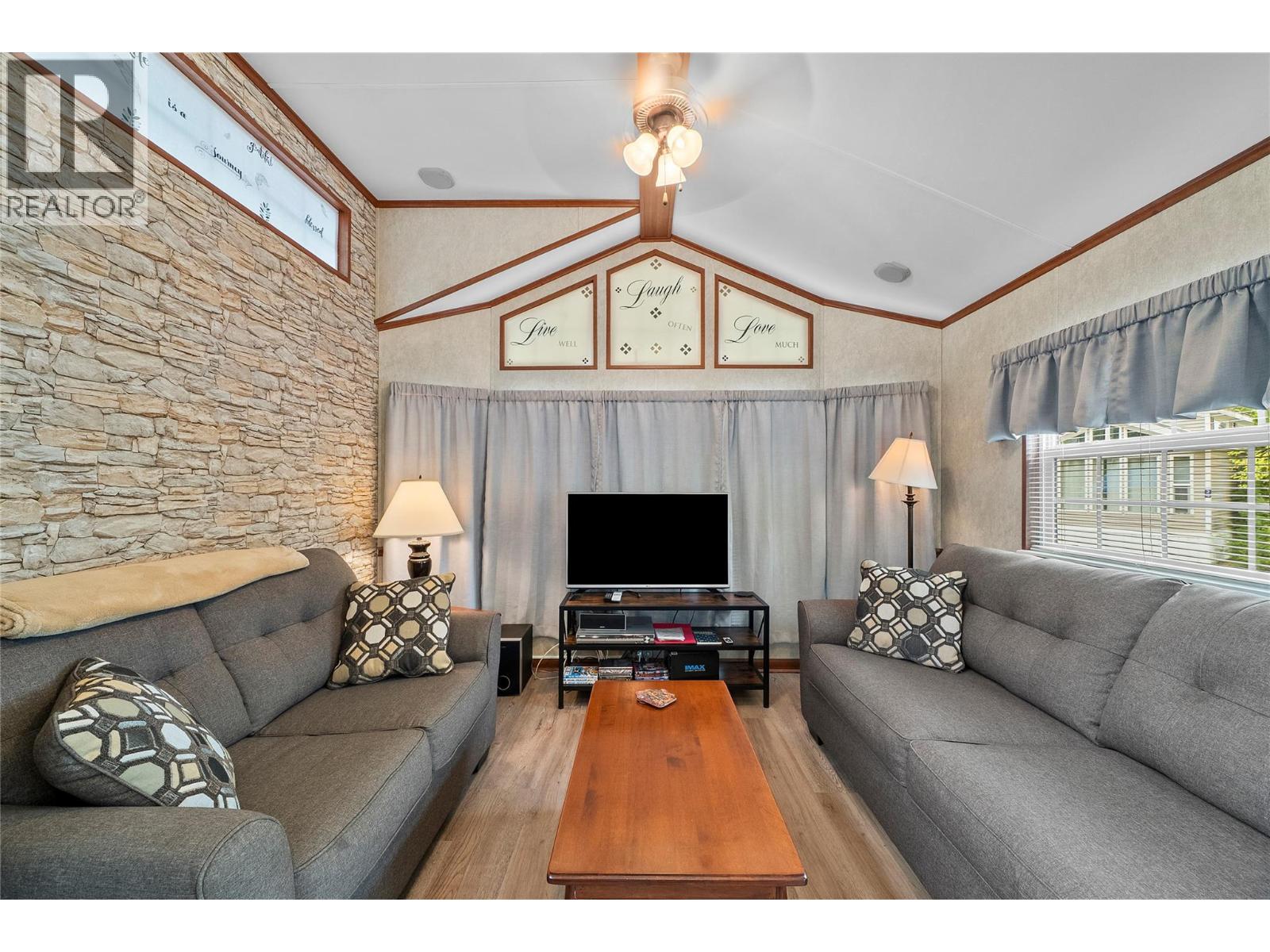 G33 2698 Blind Bay Road, Blind Bay