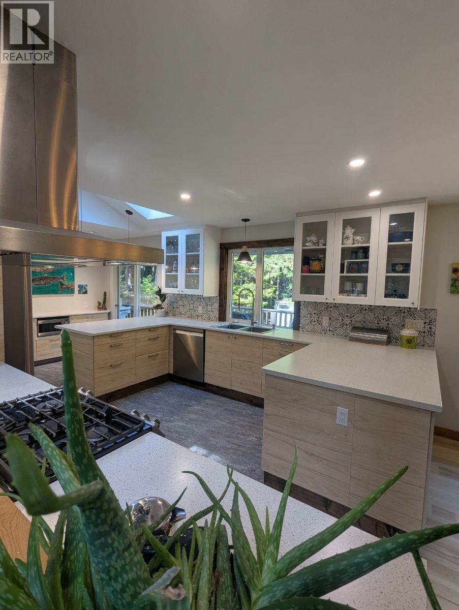 4636 JOHNSTON ROAD, Terrace