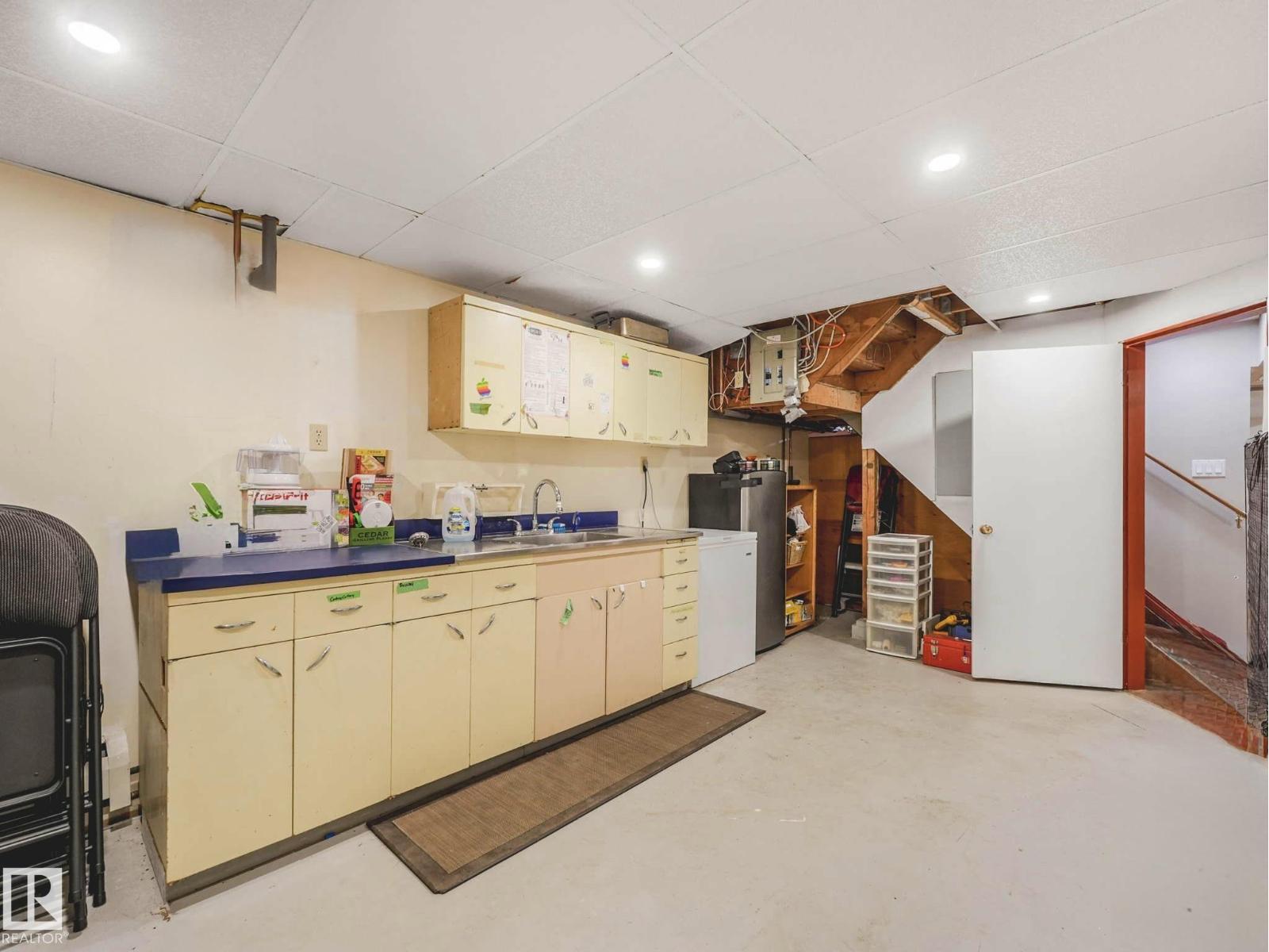 14611 89 AV NW, Edmonton