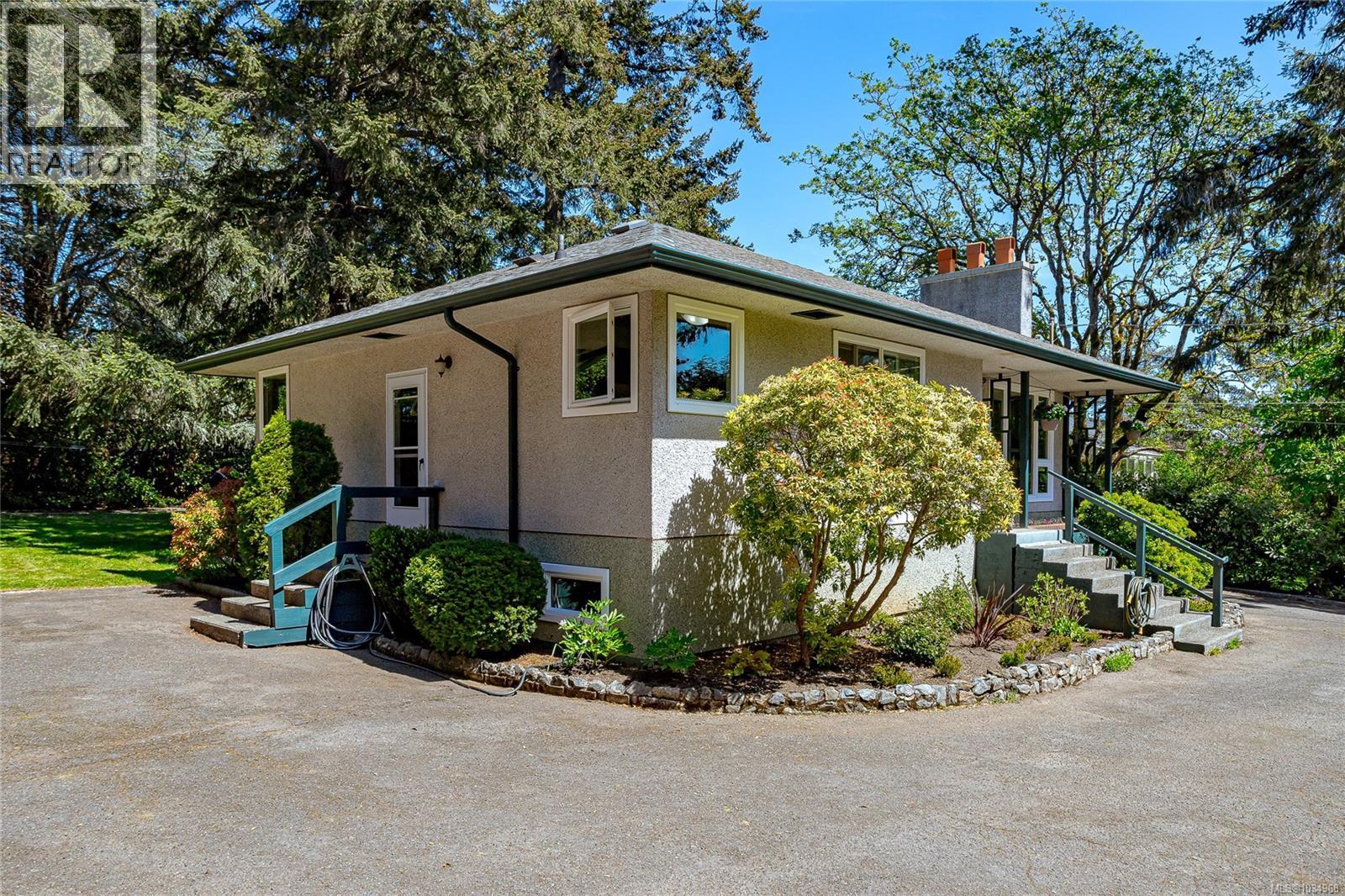 164 Island Hwy - 37