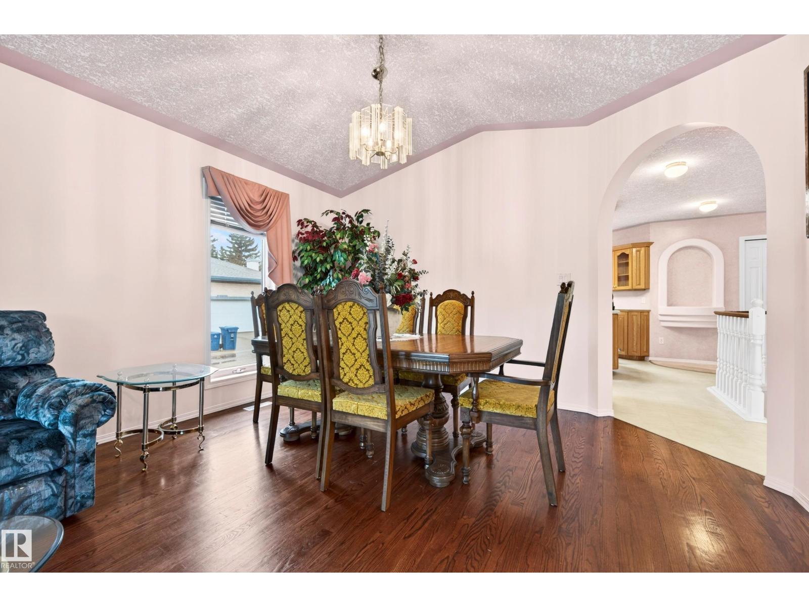 18 ESTATES CO, Sherwood Park