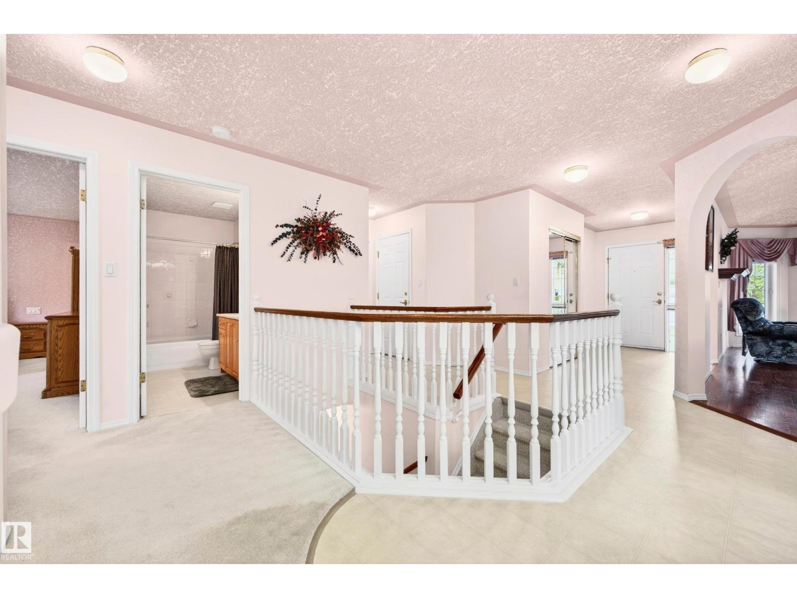 18 ESTATES CO, Sherwood Park