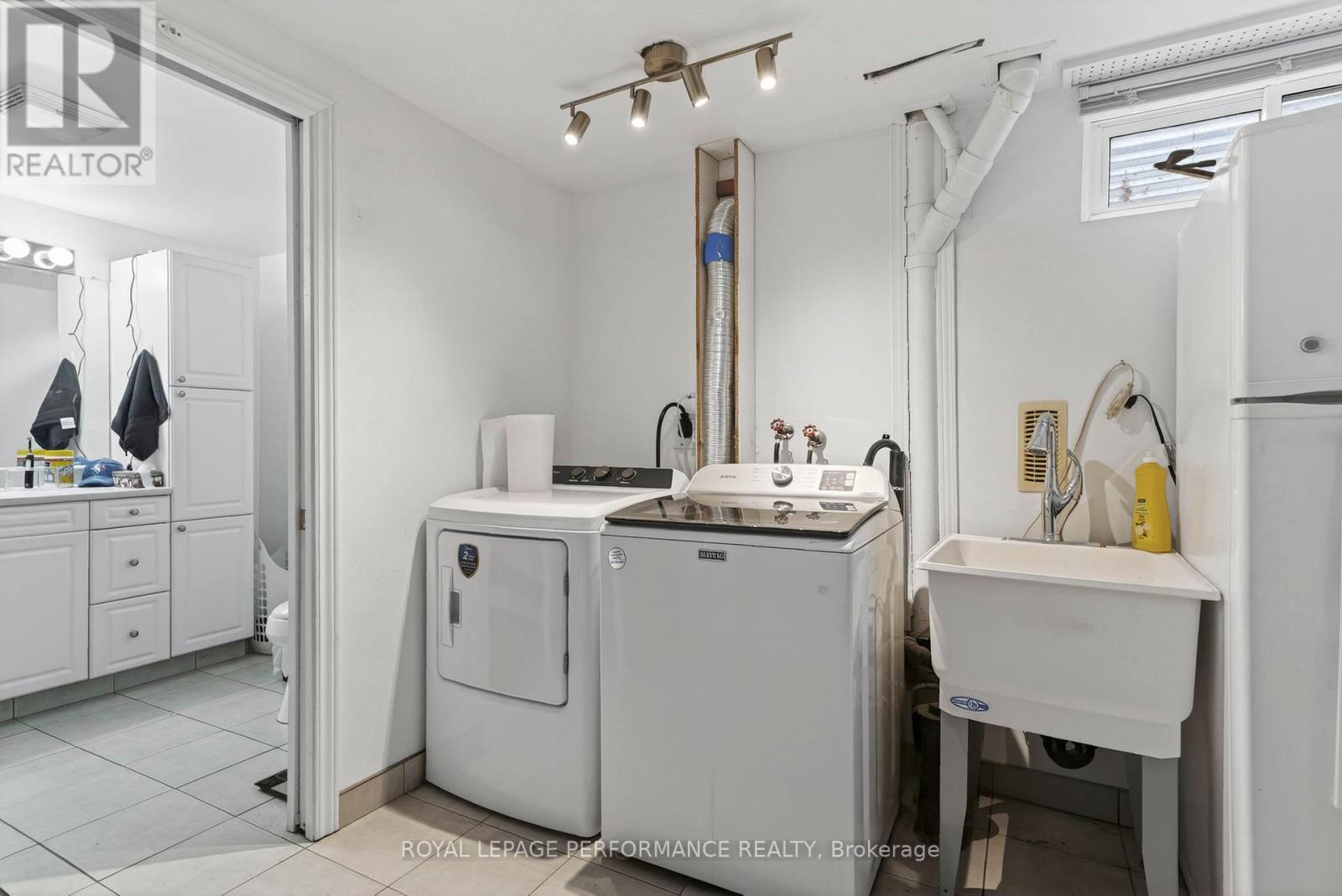 1824 ELGIN STREET - 19