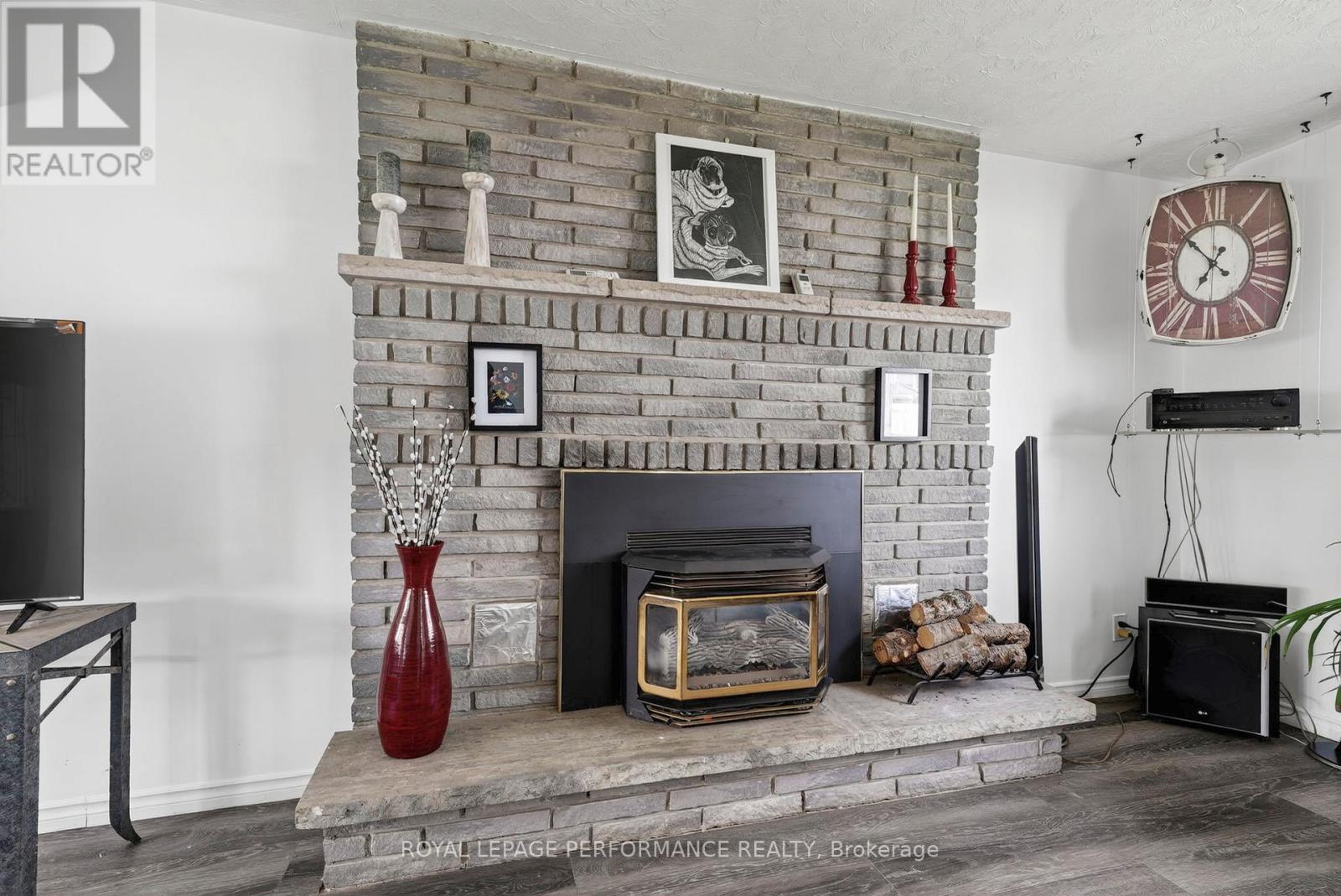 1824 ELGIN STREET - 7
