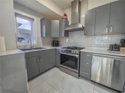 2 Oakview Street, Brandon, MB R7C0C6 Photo 13