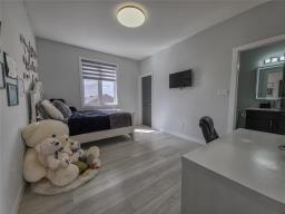 2 Oakview Street, Brandon, MB R7C0C6 Photo 25
