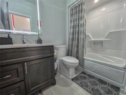 2 Oakview Street, Brandon, MB R7C0C6 Photo 29