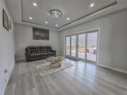 2 Oakview Street, Brandon, MB R7C0C6 Photo 30