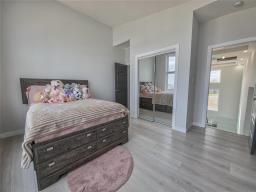 2 Oakview Street, Brandon, MB R7C0C6 Photo 34