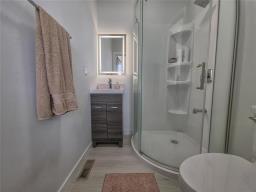 2 Oakview Street, Brandon, MB R7C0C6 Photo 35