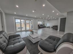2 Oakview Street, Brandon, MB R7C0C6 Photo 36