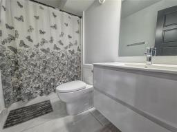 2 Oakview Street, Brandon, MB R7C0C6 Photo 40