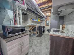 2 Oakview Street, Brandon, MB R7C0C6 Photo 41