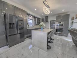 2 Oakview Street, Brandon, MB R7C0C6 Photo 10