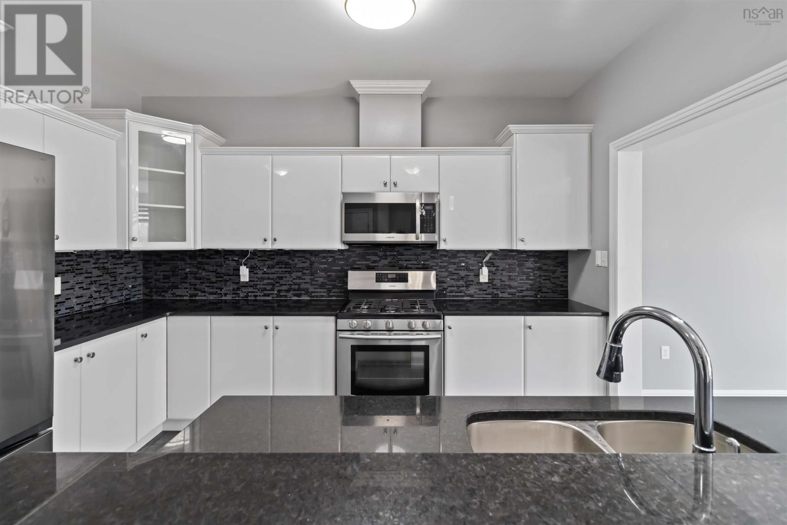 Property 24 of 31 of 10 Armenia Drive