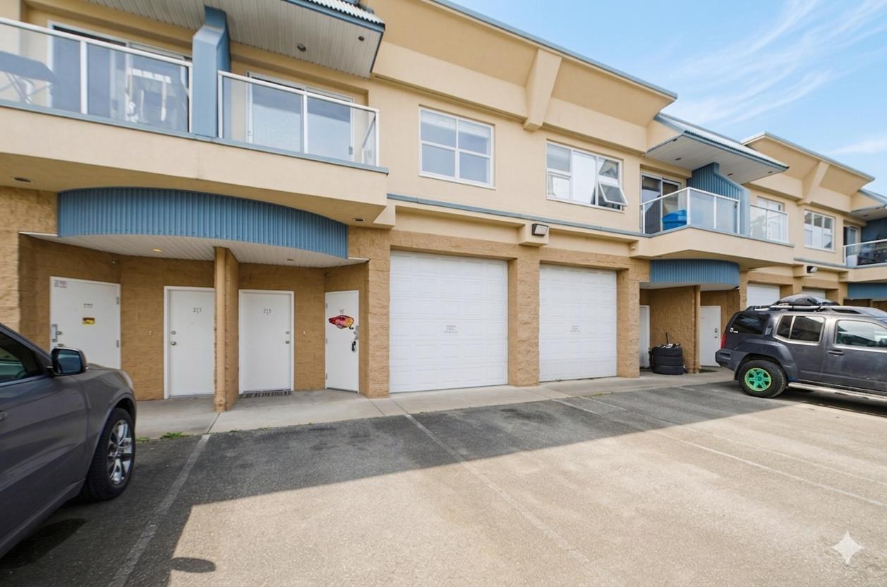 213 5678 199 STREET, Langley