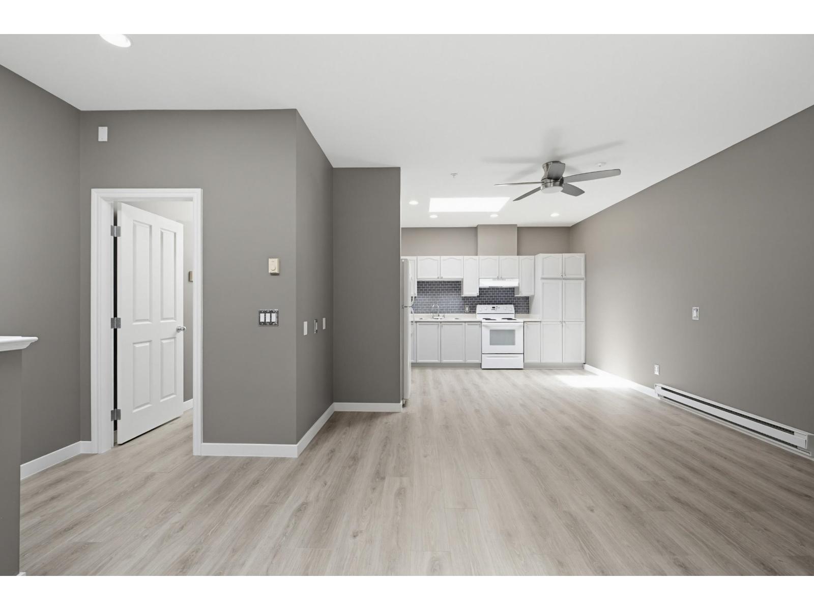 213 5678 199 STREET, Langley