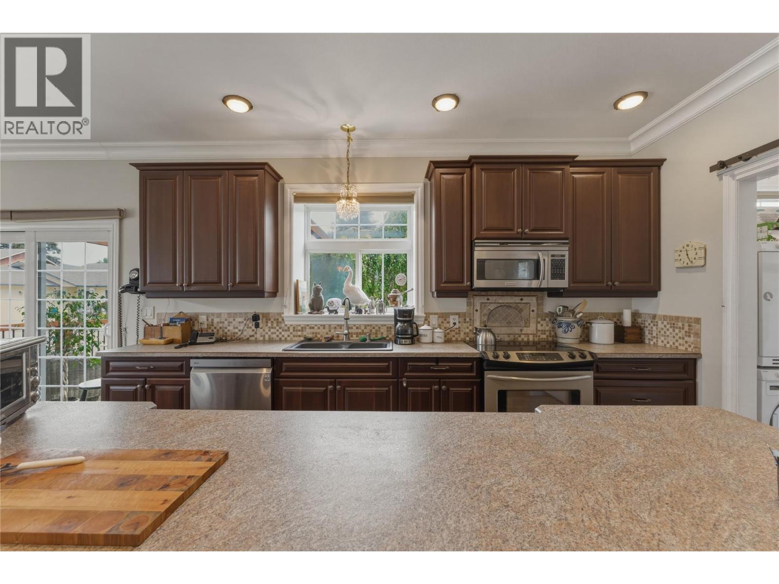 240 Grouse Avenue - 10