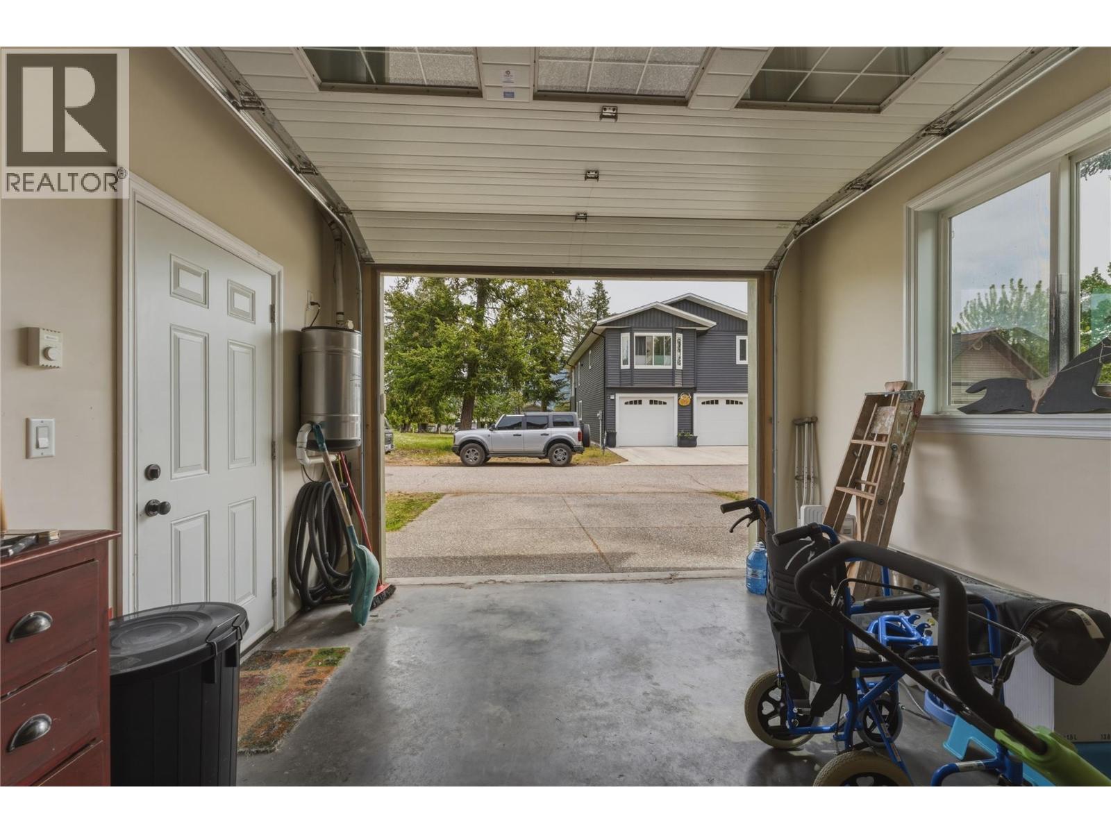 240 Grouse Avenue - 34