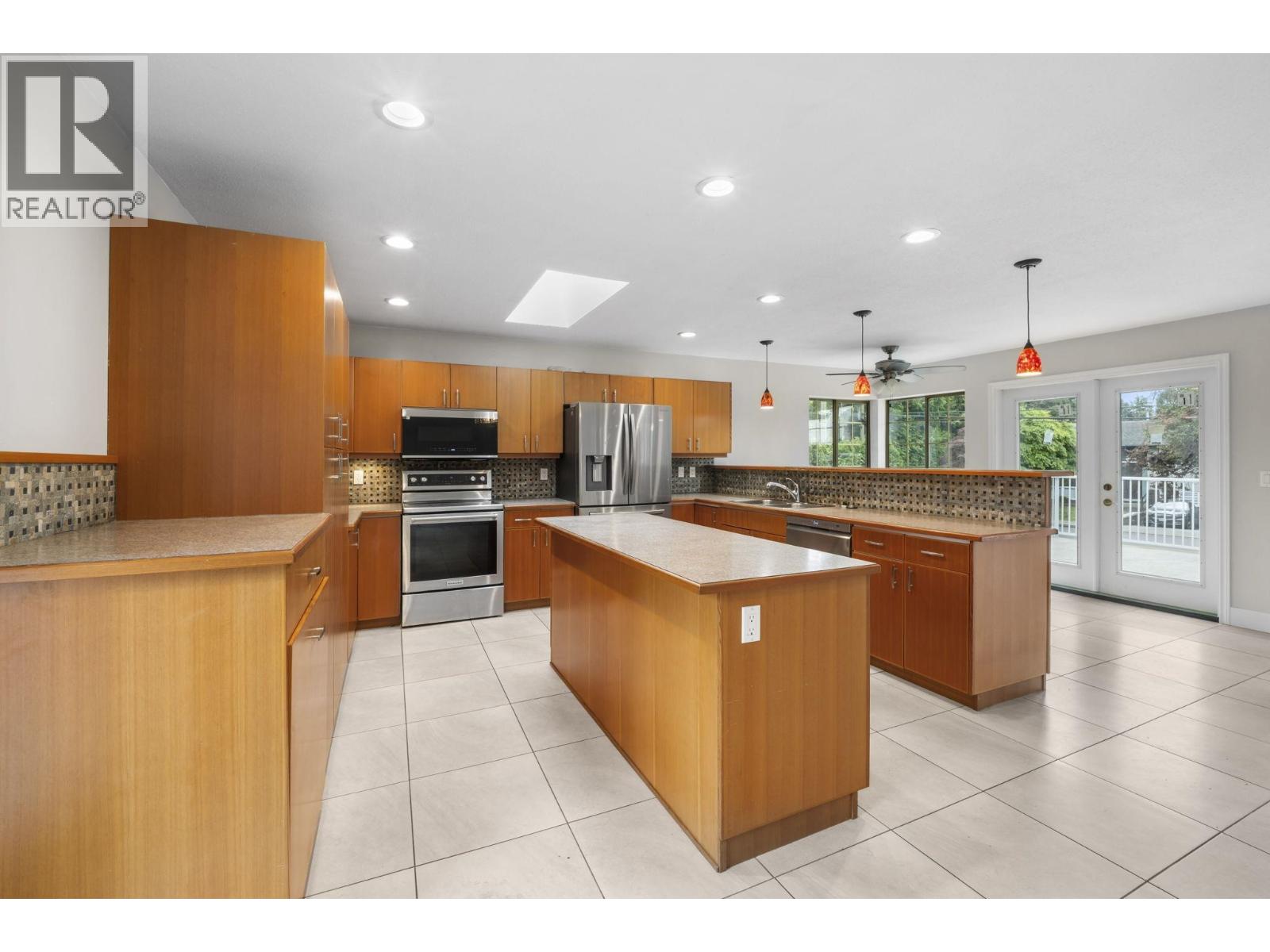 21105 RIVER ROAD, Maple Ridge