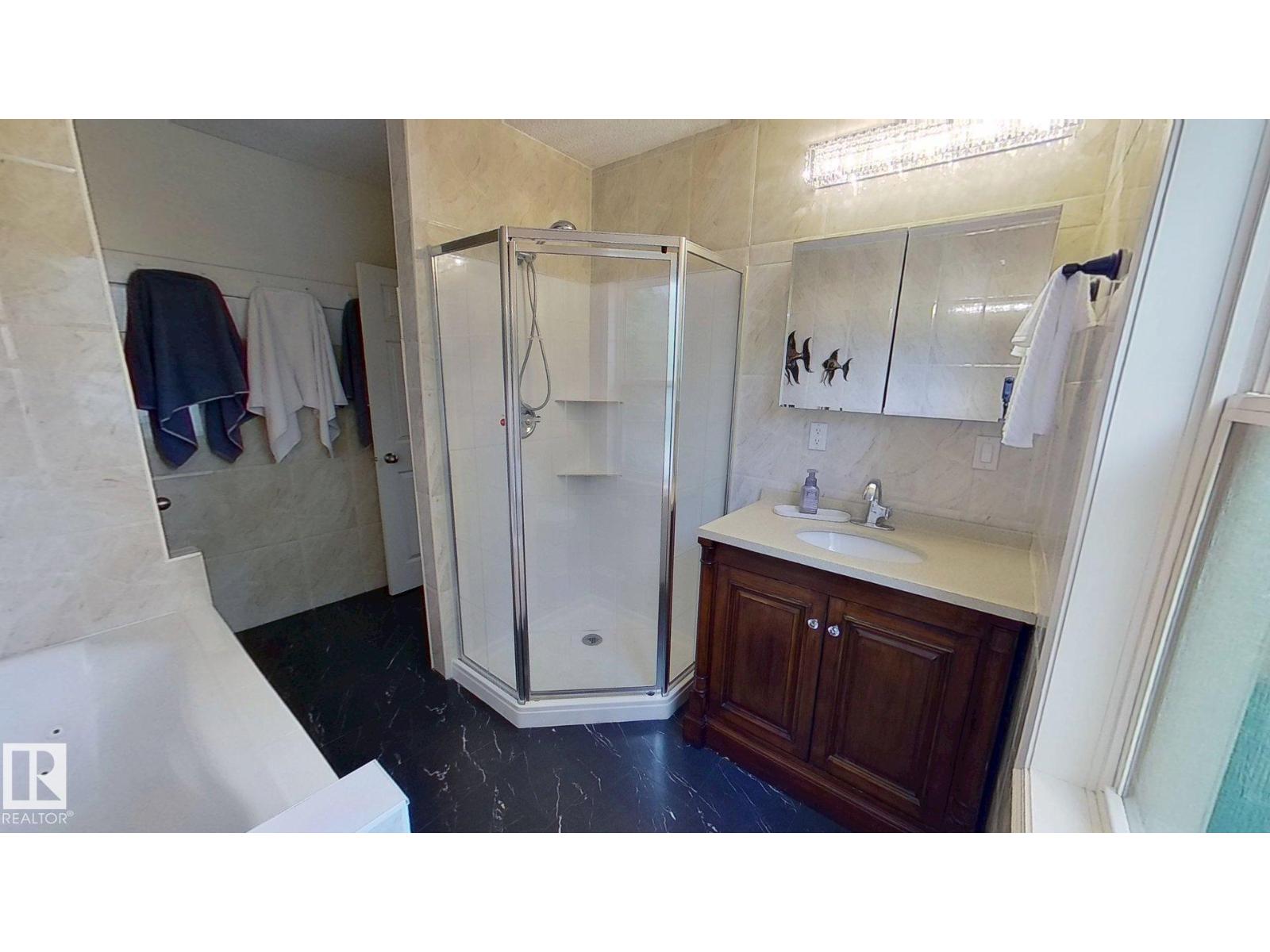 13908 117 AV NW, Edmonton